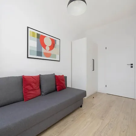 Апартаменты Exceptional For 4 Guests With Parking By Renters