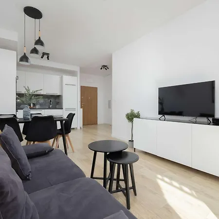 Exceptional For 4 Guests With Parking By Renters