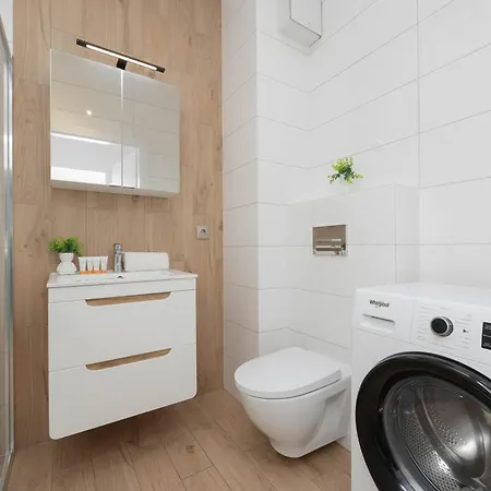 Exceptional For 4 Guests With Parking By Renters Apartament *