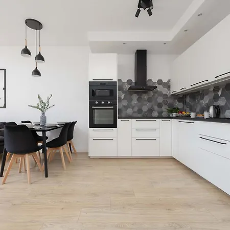 Apartament Exceptional For 4 Guests With Parking By Renters *